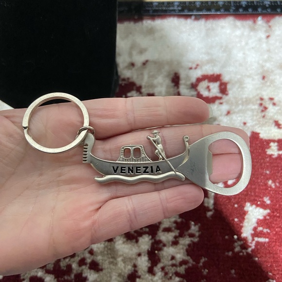 Venice Gondola Keyring With Bottle Opener. Unisex - Picture 3 of 4